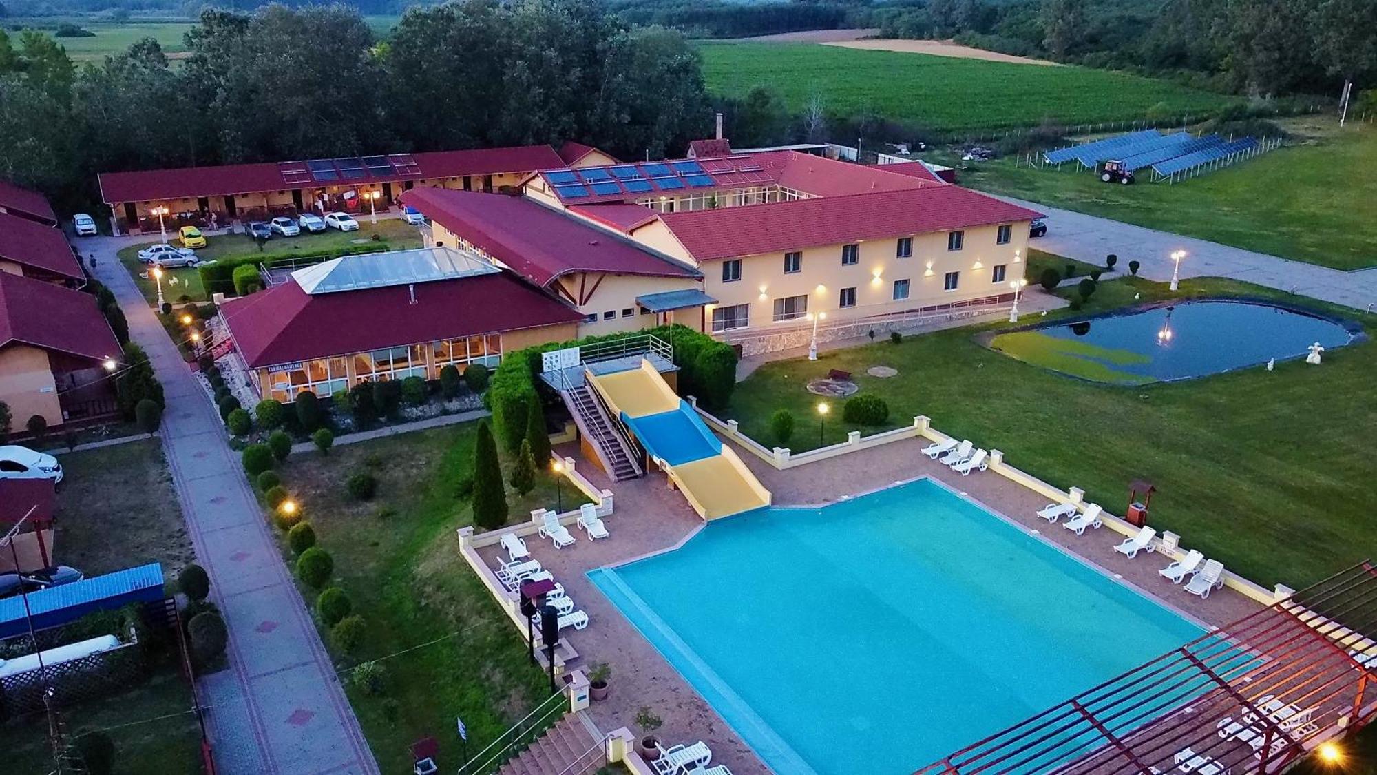 Ligetalja Termál Hotel Peneszlek Exterior foto